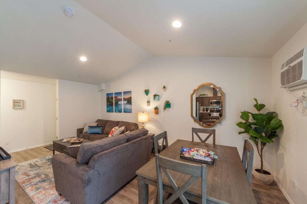 Apartament Modern And Stylish King Bed Wifi Free Parking Spokane Valley Zewnętrze zdjęcie